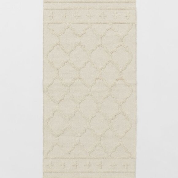 H&M Home Rectangular Tasseled Rug Light Beige 28X55 - Picture 3 of 7